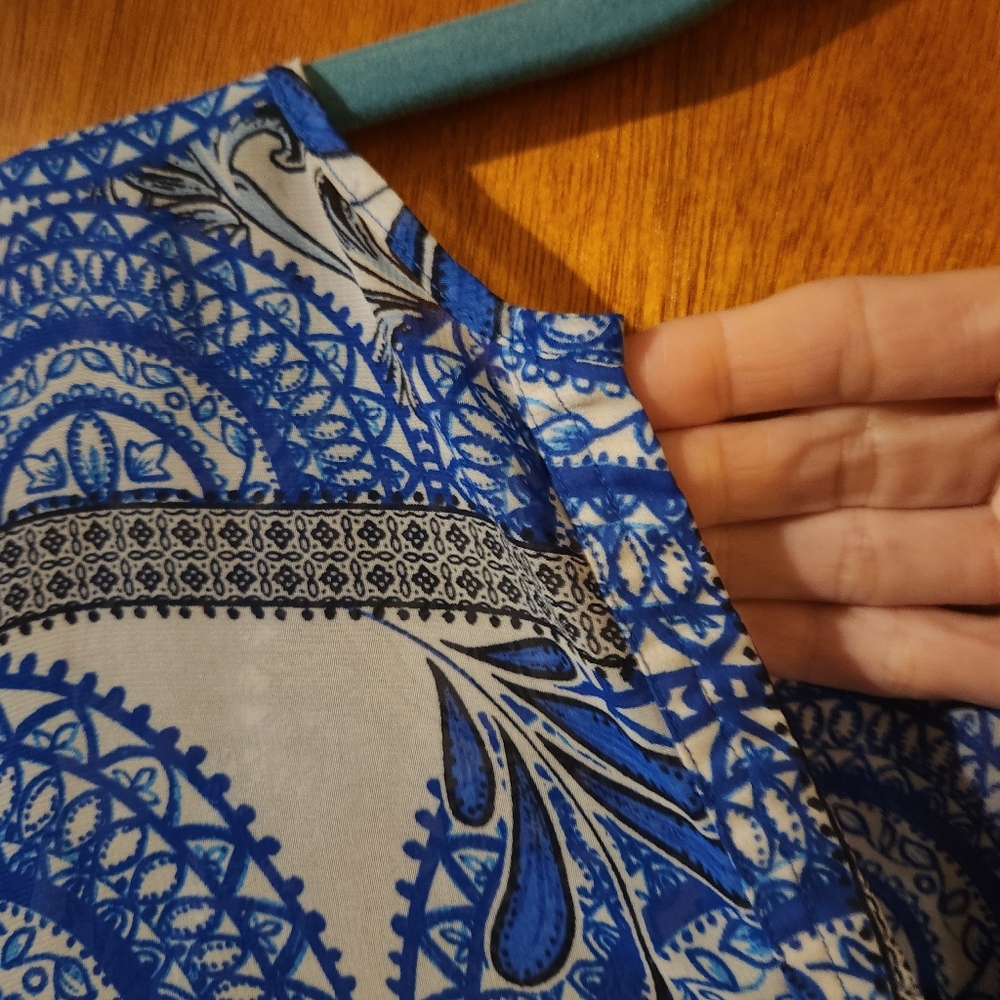 Blue and White Floral High Low Kaftan - Picture 6 of 8